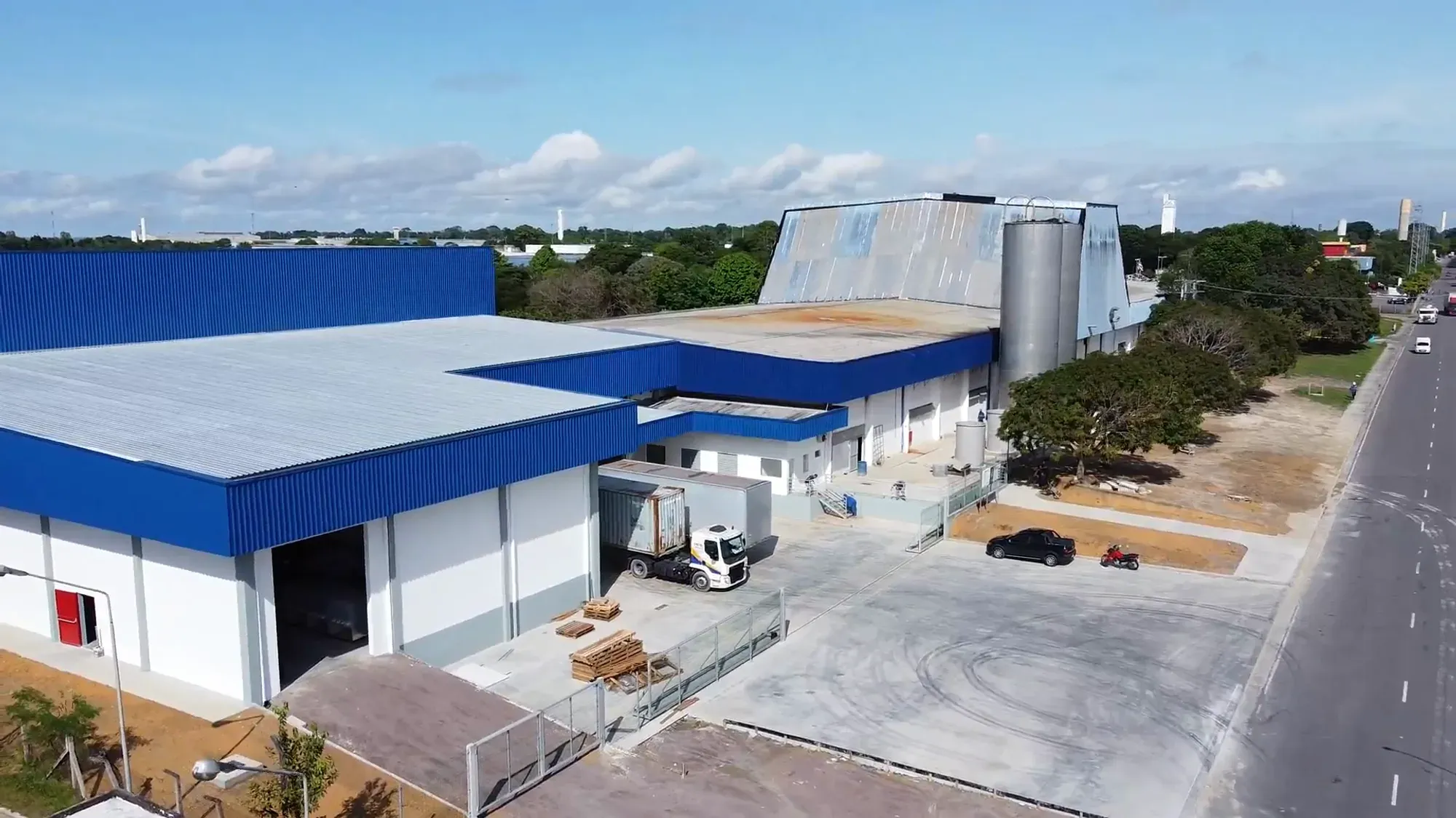 Ampliação de fábrica de plásticos — MM da Amazônia — vista aérea de drone — Manaus/AM — foto 2 de 9